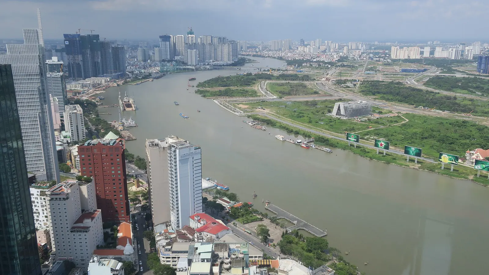 Sông Sài Gòn và bán đảo Thủ Thiêm, năm 2017