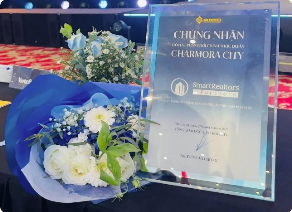 Chứng nhận đối tác phân phối chính thức dự án Charmora City trao cho SmartRealtors & Partners