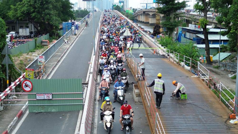 Tiến độ nâng tĩnh Cầu Bình Triệu 1 tại khu Bắc Sài Gòn