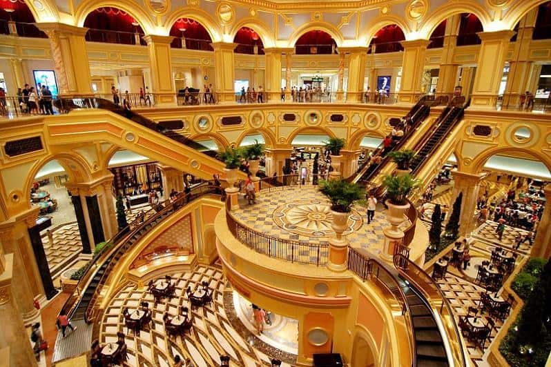 The Venetian luôn được xếp trong danh sách các khu nghỉ dưỡng cao cấp kết hợp casino nằm trong Top đứng đầu thế giới