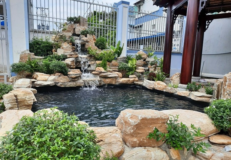 Hồ và bể thiết kế phù hợp với phong thủy biệt thự vườn