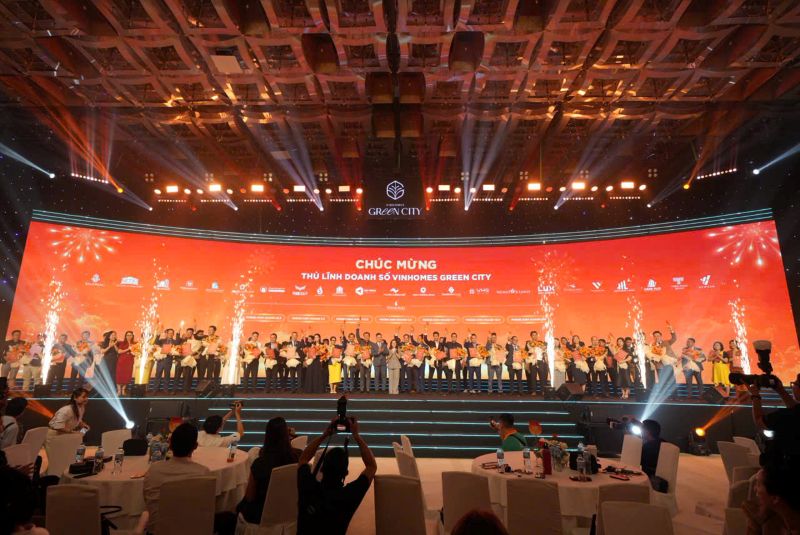 Sự kiện mở bán Vinhomes Green City: 100% quỹ căn đặc quyền “SOLD-OUT” cac-dai-ly-tai-le-mo-ban-vinhomes-green-city