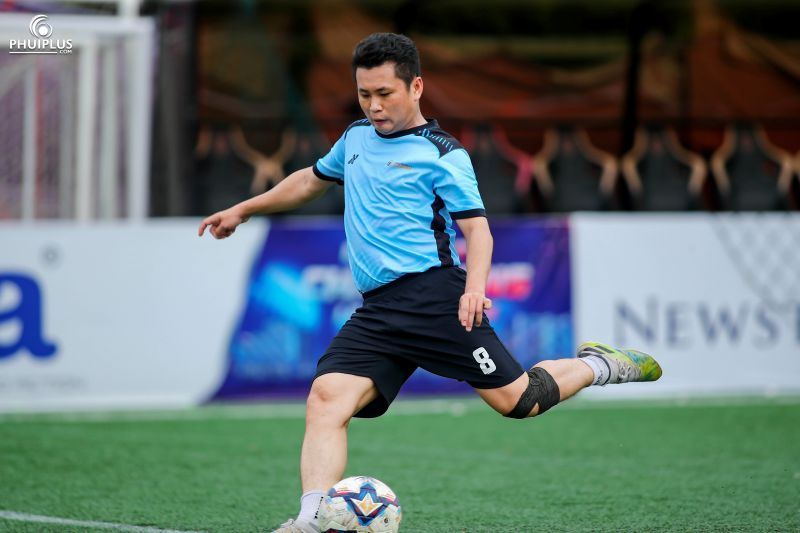 nguyen-ngoc-duy-voi-cu-sut-xe-luoi-tai-giai-bong