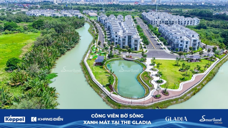 Công viên ven sông cùng hồ cảnh quan gần như hoàn thiện, dự kiến sẽ đi vào vận hành từ tháng 8/2025.