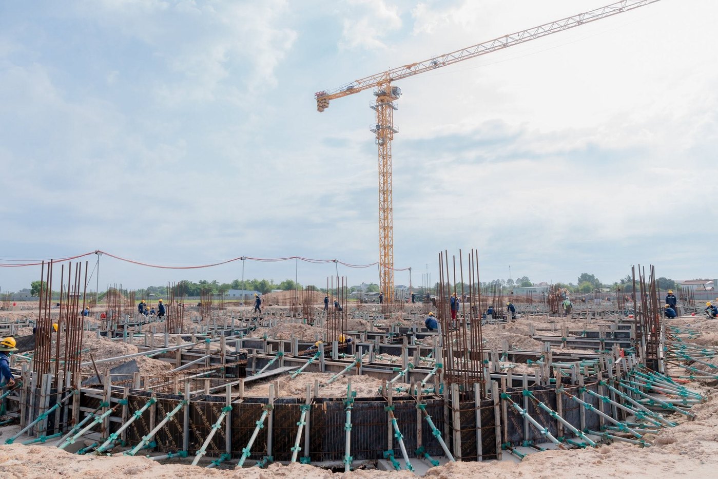 Tiến độ Vinhomes Green City Hậu Nghĩa 2026: đã xong gì, khi nào nhận nhà? Công trường Vinschool tại Vinhomes Green City trong ảnh công bố về hoàn thành móng