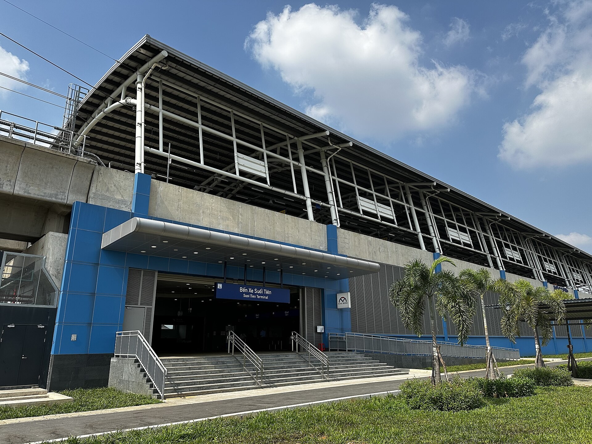 Tuyến metro số 4 TP.HCM khi nào khởi công? Sovico cam kết quý I/2027, hồ sơ mới 43 km, 30 ga nhà ga trên cao Bến xe Suối Tiên tuyến metro số 1, hình dung cho 17 ga trên cao của metro số 4
